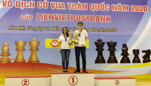 Đặt cúp cờ vua theo yêu cầu - Giao hàng trong ngày