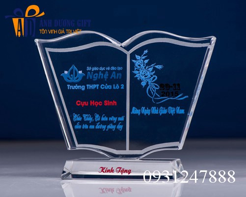 Kỷ niệm chương pha lê KNC00A57