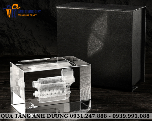 Chặn giấy để bàn pha lê C018