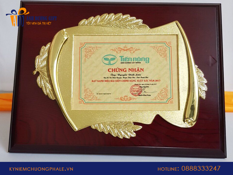 Bảng vinh danh kỷ niệm chương