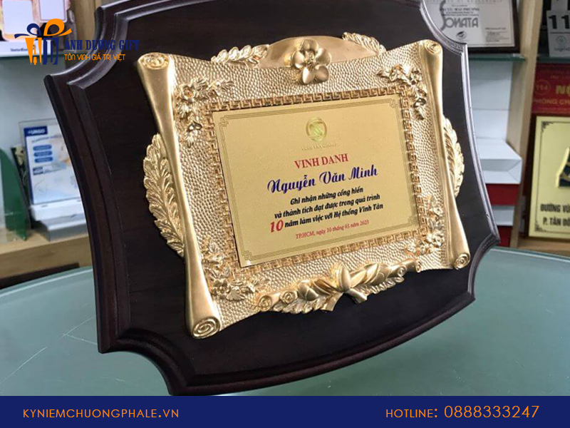 Bảng vinh danh nhân viên xuất sắc
