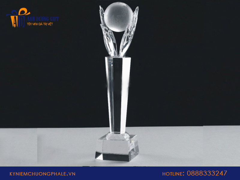 Đặt cúp pha lê bóng rổ