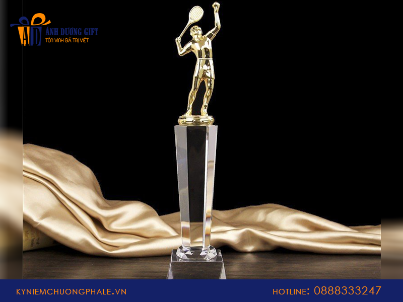 Địa chỉ làm cúp lưu niệm tại Hà Nội