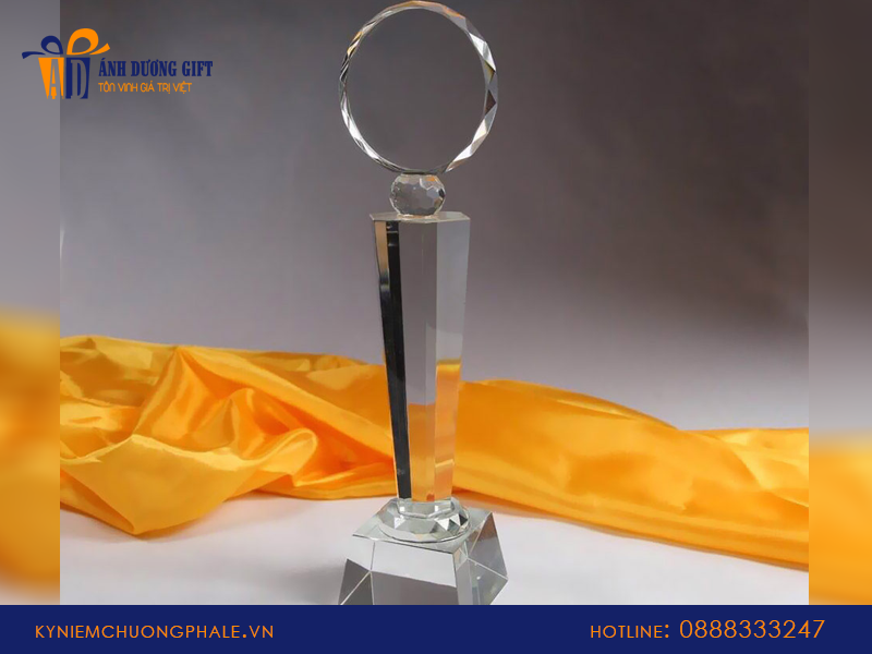 Địa chỉ làm cúp lưu niệm tại Hà Nội