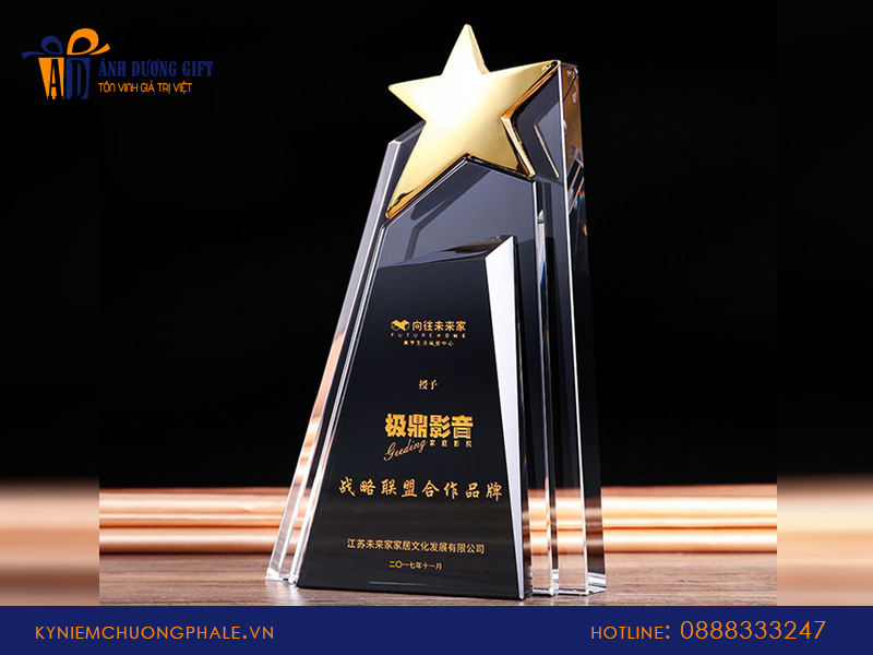 Làm kỷ niệm chương tại Cao Bằng