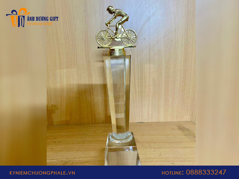 Làm kỷ niệm chương tại quận Hoàng Mai